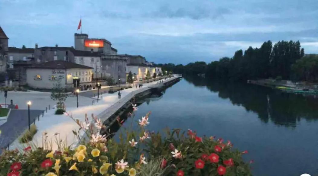 Le Charmant # Coeur De Cognac # Courette ภายนอก รูปภาพ